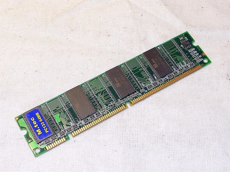 SDRAM 64MB PC133 168pin M-TEC TTS3816B4E-6